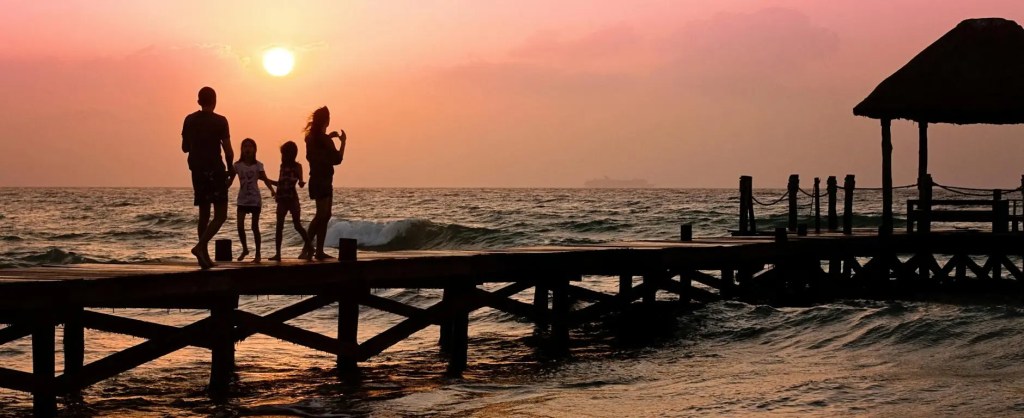 EM VUI, ĂN NGON, PHONG THUỶ GIA ĐÌNH ĐI LÊN 